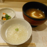 日本料理 川島 - 麦粥、ざる豆腐の味噌汁、漬物