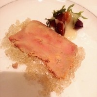 レストラン 門田 - ハンガリー産フォアグラのテリーヌ、セミドライフルーツとソーテルヌジュレ