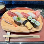 しほう田 - にぎり鮨ランチ … ¥1,300円（税込）