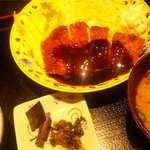 味幸 - ロースかつ定食