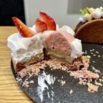 ヴィーガンカフェ シスター - イチゴのムースケーキ