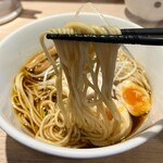 麺屋一燈 - 麺は小麦感の感じるパツっとした麺