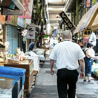 以堅強的信唸和行動力開創的，獨特採購的不妥協的面料