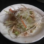 台湾家庭料理 福味香 - お得なラーメンセットにはサラダもついてきます