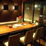 錦場 - ゆったりとお食事をお楽しみいただけるお席をご用意しております。