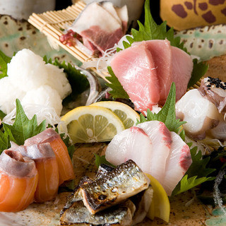 We provide fresh fish purchased from the market every day!