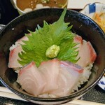 海鮮ふたば屋 - ブリ丼