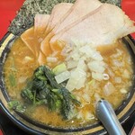 豚骨醤油ラーメン 王道家 - 