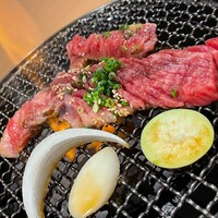 牛刺しと焼肉 仔虎 クリスロード店 - 