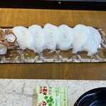 魚屋 Fish.K - タコの刺身。　吸盤は炙ってくれています。