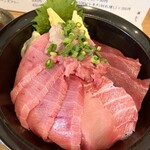 232927830 - 240127土　静岡　清水港　みなみ　【特選】天然南まぐろ丼実食！。