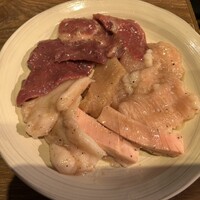 炭火焼肉ホルモン うしごろ 中目黒店 - 