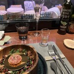 バール ア フロマージュ スーヴォワル - ショットグラスにはマディラ酒