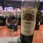 バール ア フロマージュ スーヴォワル - 干しブドウのお酒。これはペアリングだったのか、あるいはデザートに組み込まれてるやつなのか？