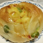 SUMOMOベーカリー - チーズと枝豆パン160円　（税抜）