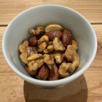 バンリノハル ビアホール - 燻製ナッツ