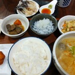 灼味噌らーめん 八堂八 - 豪華な朝ご飯