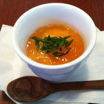 レスタミネ エマ - スクランブルエッグのコンソメゼリー寄せ