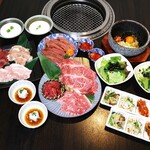 Kuroge Wagyuu Yakiniku Ushikuro - 