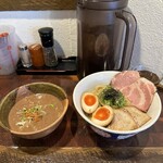 麺や 庄の - 遠目から