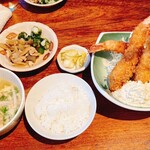 Yariyamachi Tsuburaya - エビフライ定食