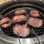 Kokusangyuu Yakiniku Kuidon - 