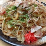 Okonomiyaki Mori - ホルモンうどん。思ったよりは量少なかった