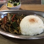 キッチン あずま - グリーンカレー焼肉アップ