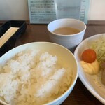 SEVEN - ご飯はイマイチ。旨みがないのが残念。