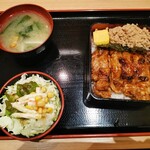 焼鳥 居酒屋 ぴん - きじ焼重