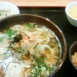 うどん花むすび - 牛スジうどん