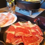 銀座 しゃぶ玄 - 赤身肉と牛バラ 牛肉は結構 量がありました