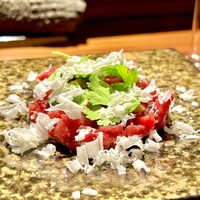 TACUBO - 高知の馬肉のタルタルとパクチー　このフレッシュ感！美味しい♫