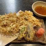 浜菜坊 - 生しらすのかき揚げ