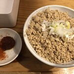 麺屋鈴春 - 鶏挽肉丼＋カラカラ