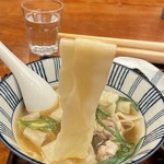 棊子麺茶寮 いしこん - 幅広で薄めの麺