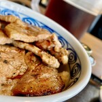 炭火焼豚丼 七凛茶屋坊ず - 料理写真: