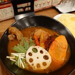 札幌スープカレー絲 - やわらか煮込みチキンレッグ