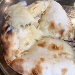 グルガオン - チーズクルチャ（拡大：４つに分けたところ）