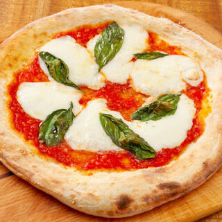 Check out the Neapolitan-style homemade pizza with the aroma of salt koji. Half size available◎