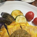 キッチン ブルー グローブ - 備え付け野菜のアップ