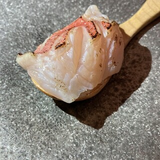 현계탄·이키 앞바다에서 취한 신선한 생선을 사용한 “한입 스시 (초밥) ”이 인기