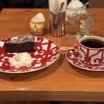 炭火焙煎珈琲・凛 - 