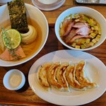 ヨコクラストアハウス - 味玉昆布水つけ麺 醤油 ちょい肉増し(大)と餃子