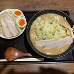 癒庵 - 料理写真:みそらーめん　＋　三点盛