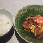 黒毛和牛研究所 - （汚いので写真は載せてませんが）残ったすき焼きはご飯の上にかけてかきこめ！