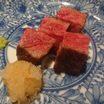 黒毛和牛研究所 - 低温調理肉汁あふれるステーキ（拡大）