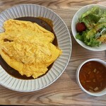 Kitchen まなや - 奥久慈卵のオムライス1300円。チーズ乗せだと＋50円