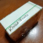 コガネイチーズケーキ - ドライフルーツレアチーズケーキ ¥464