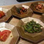 黒毛和牛研究所 - いろいろナムル・キムチ